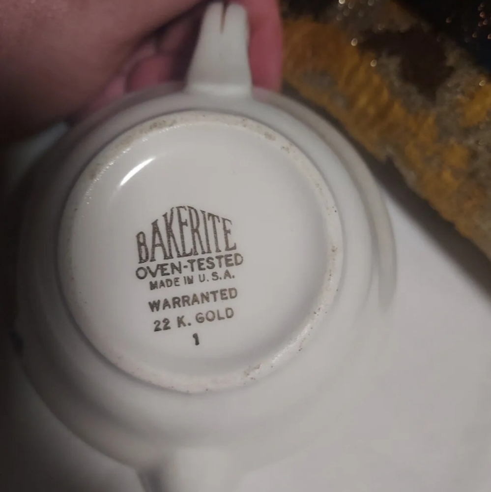 Vintage Bakerite Creamer Warranted 22k GOLD - Picture 8 of 11